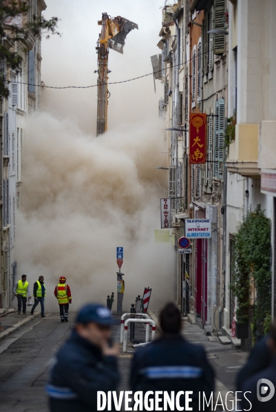 Marseille, 2 immeubles s effondrent dans le centre ville