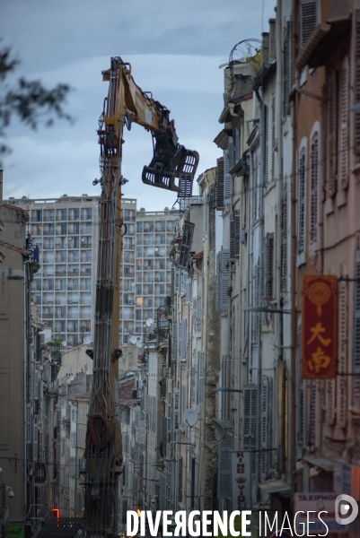 Marseille, 2 immeubles s effondrent dans le centre ville