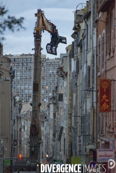 Marseille, 2 immeubles s effondrent dans le centre ville