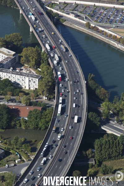 Vues aériennes de Paris et du sud de l Ile--de-France