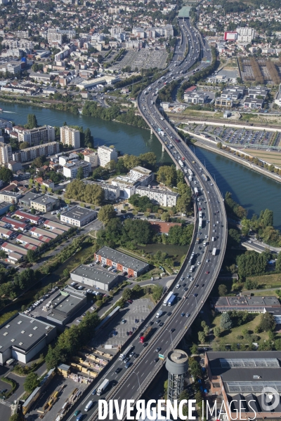 Vues aériennes de Paris et du sud de l Ile--de-France