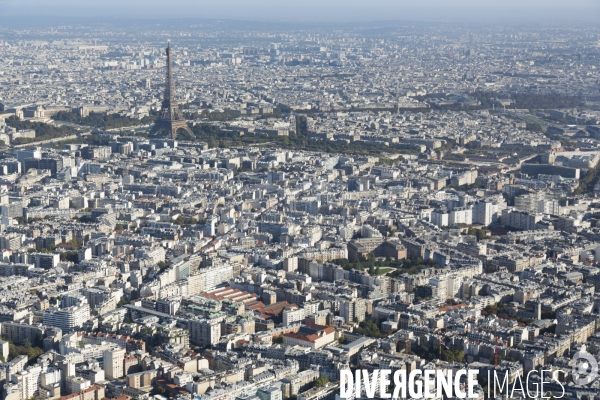 Vues aériennes de Paris et du sud de l Ile--de-France