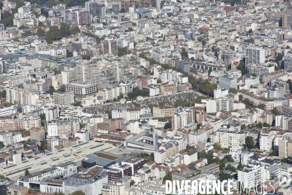 Vues aériennes de Paris et du sud de l Ile--de-France