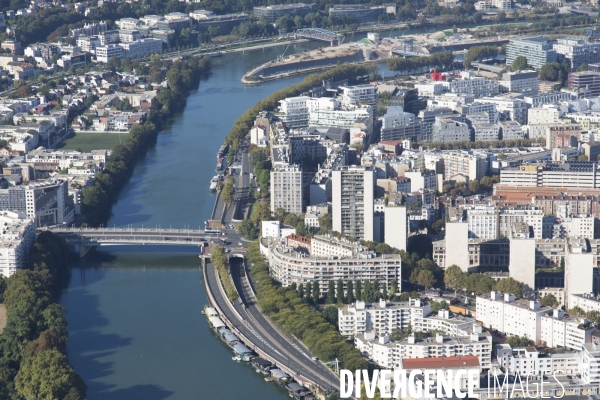 Vues aériennes de Paris et du sud de l Ile--de-France