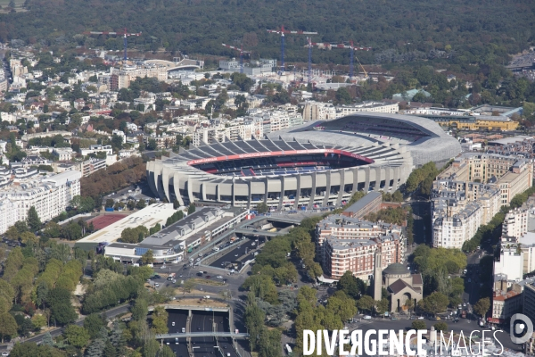 Vues aériennes de Paris et du sud de l Ile--de-France