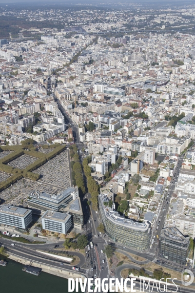 Vues aériennes de Paris et du sud de l Ile--de-France