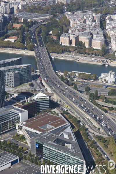 Vues aériennes de Paris et du sud de l Ile--de-France