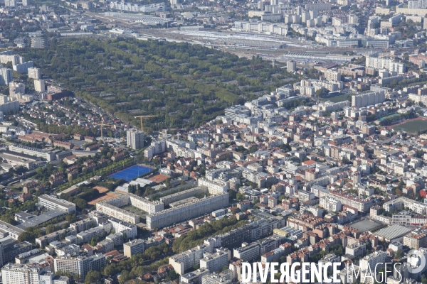 Vues aériennes de Paris et du sud de l Ile--de-France