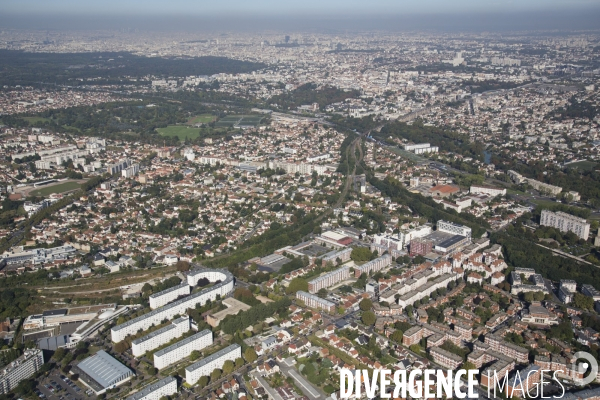 Vues aériennes de Paris et du sud de l Ile--de-France