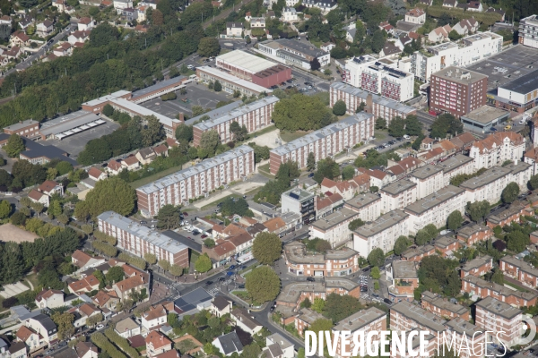 Vues aériennes de Paris et du sud de l Ile--de-France