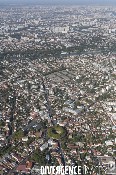 Vues aériennes de Paris et du sud de l Ile--de-France