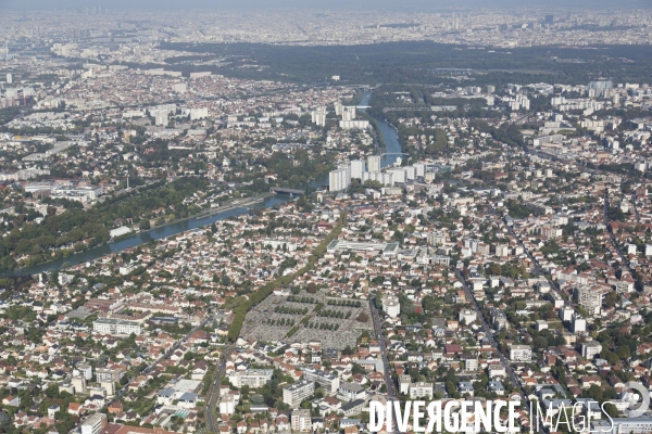 Vues aériennes de Paris et du sud de l Ile--de-France