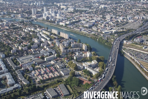 Vues aériennes de Paris et du sud de l Ile--de-France