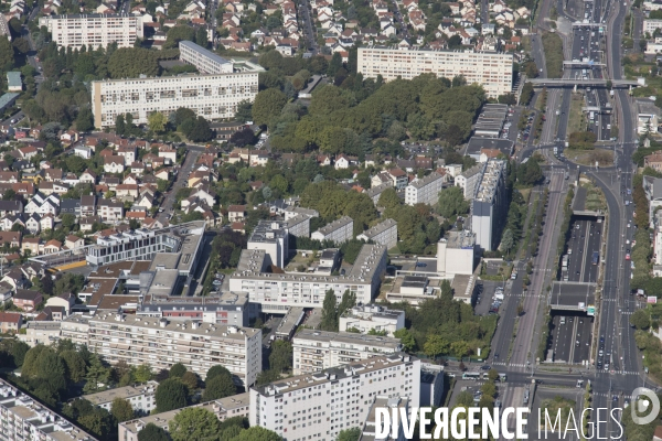 Vues aériennes de Paris et du sud de l Ile--de-France