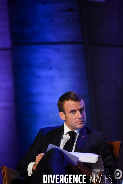 Emmanuel Macron à l Unesco pour réglementer l internet