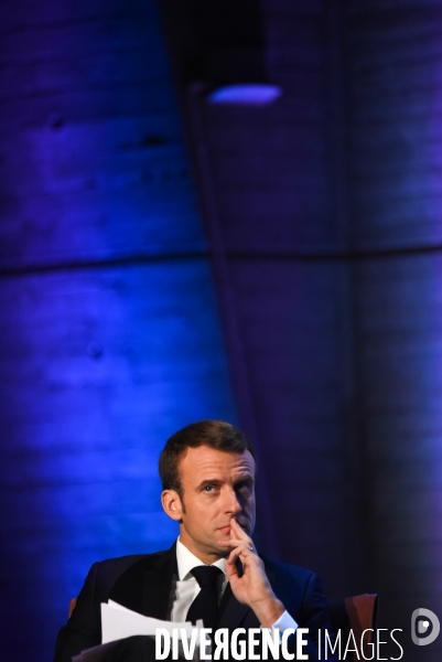 Emmanuel Macron à l Unesco pour réglementer l internet