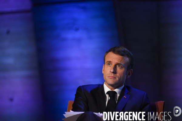 Emmanuel Macron à l Unesco pour réglementer l internet