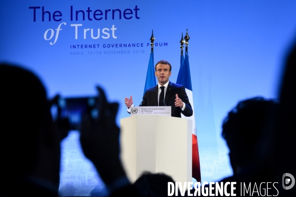 Emmanuel Macron à l Unesco pour réglementer l internet