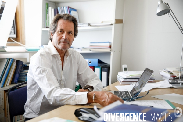 Jean-Marie ROBINE, directeur de recherche à l Inserm (Cermes3 et U1198)