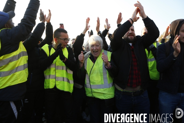 Les Gilets Jaunes aux abords de l Elysée