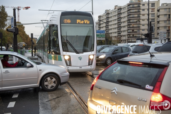 Le tramway arrive ...