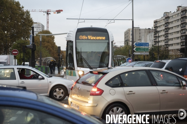 Le tramway arrive ...