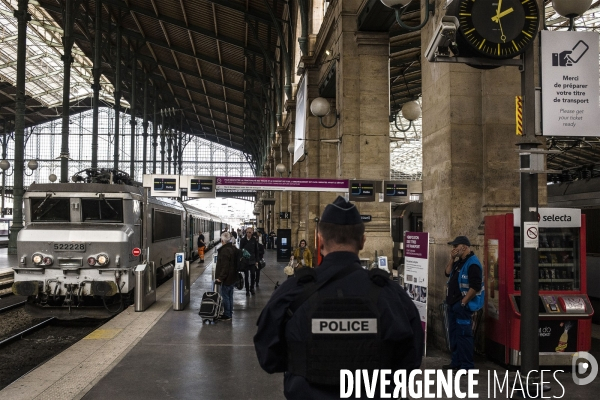 Déplacement de Laurent Nunez et d  Elisabeth Borne gare du nord