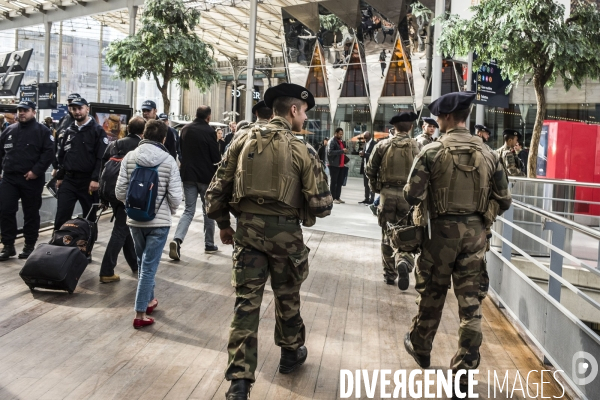 Déplacement de Laurent Nunez et d  Elisabeth Borne gare du nord