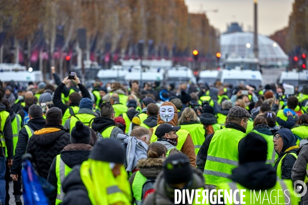 Manifestation Gilets Jaunes sur les Champs Elysees 24 novembre 2018