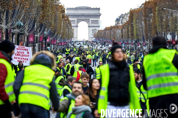 Manifestation Gilets Jaunes sur les Champs Elysees 24 novembre 2018