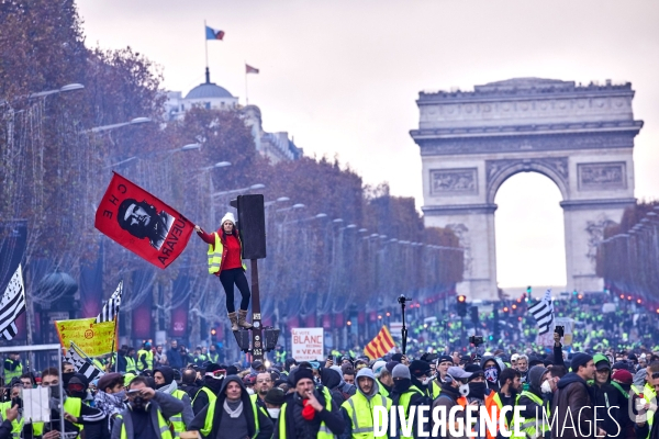 Manifestation Gilets Jaunes sur les Champs Elysees 24 novembre 2018