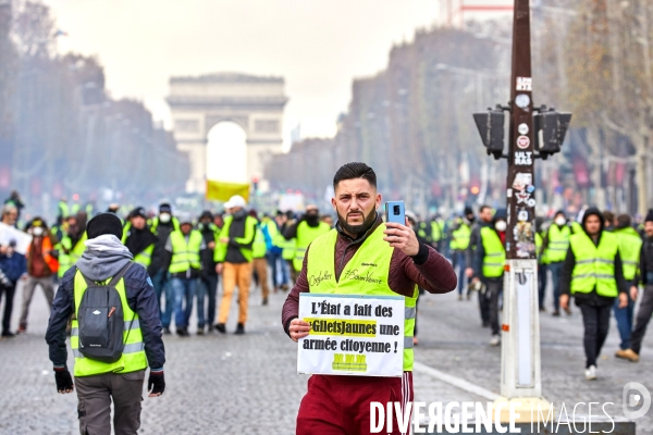 Manifestation Gilets Jaunes sur les Champs Elysees 24 novembre 2018