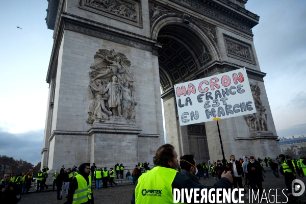 Manifestation Gilets Jaunes sur les Champs Elysees 24 novembre 2018