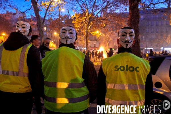 Manifestation Gilets Jaunes sur les Champs Elysees 24 novembre 2018