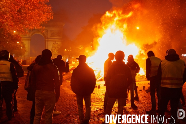 Manifestation Gilets Jaunes sur les Champs Elysees 24 novembre 2018