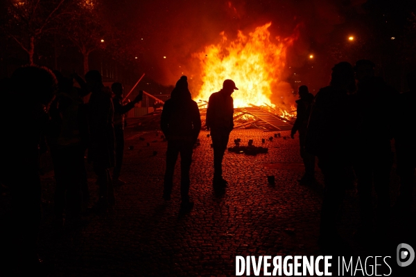 Manifestation Gilets Jaunes sur les Champs Elysees 24 novembre 2018