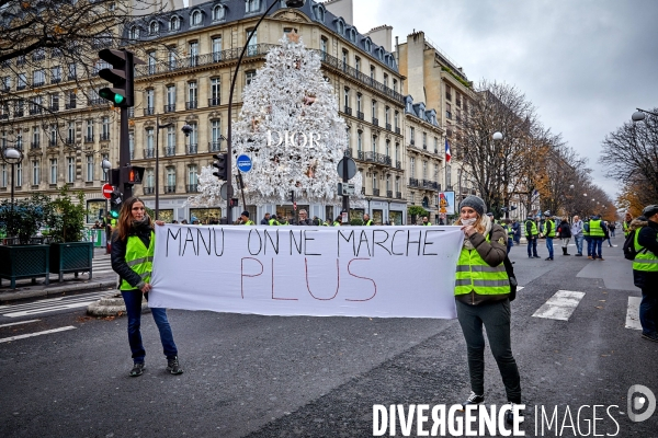 Manifestation Gilets Jaunes sur les Champs Elysees 24 novembre 2018