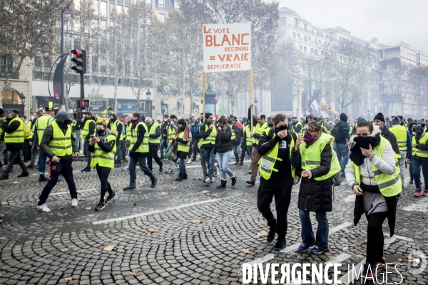 Gilets Jaunes sur les Champs Elysees - 24.11.2018