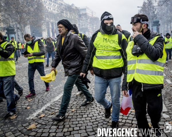 Gilets Jaunes sur les Champs Elysees - 24.11.2018