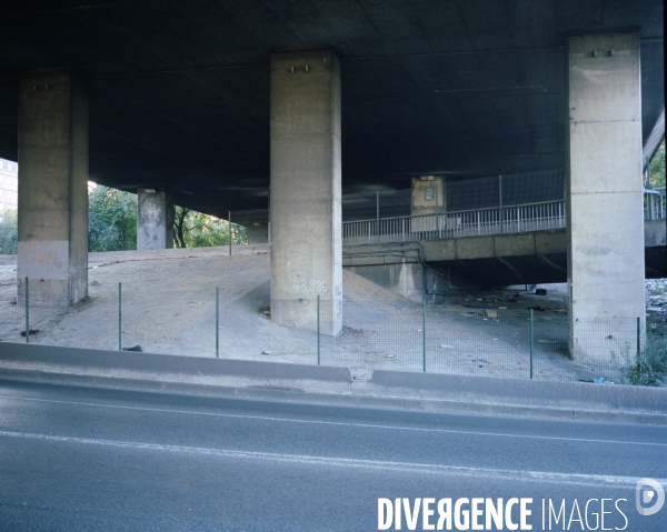 Porte de la Chapelle vue sous les bretelles autoroutières