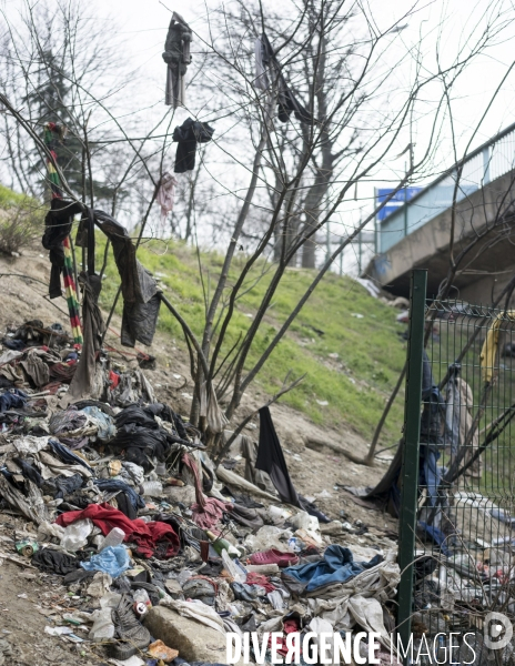Evacuation du bidonville d une communauté d usagers de drogue, Pt de la Chapelle