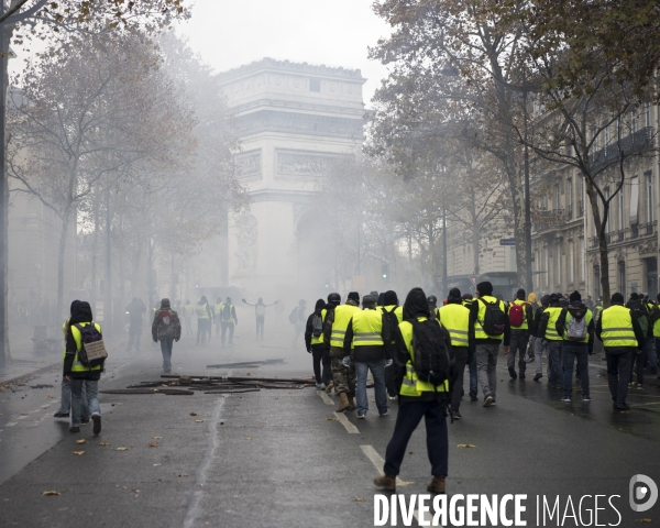 Gilets jaunes vers les Champs Elysées