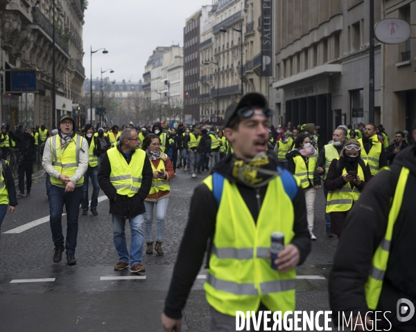 Gilets jaunes vers les Champs Elysées