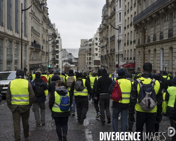 Gilets jaunes vers les Champs Elysées