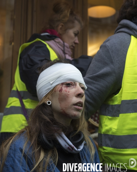 Gilets jaunes vers les Champs Elysées