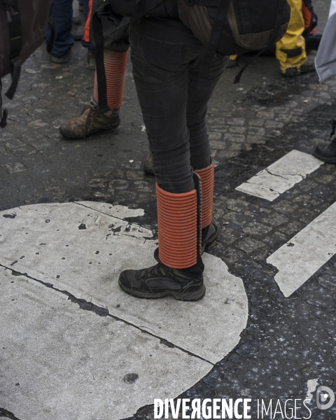 Gilets jaunes vers les Champs Elysées