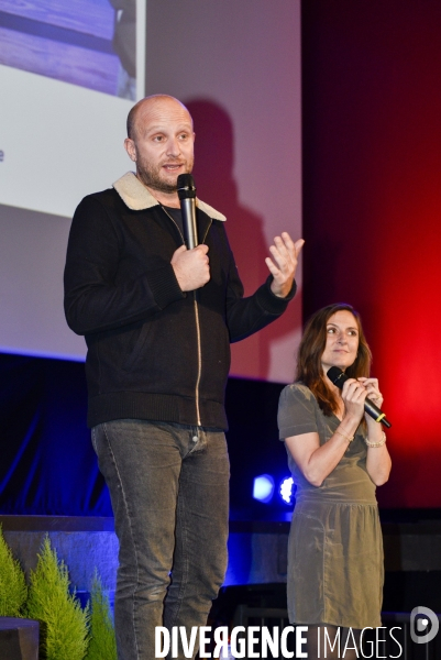 Le film PREMIERES VACANCES de Patrick Cassir, avec Camille Chamoux.