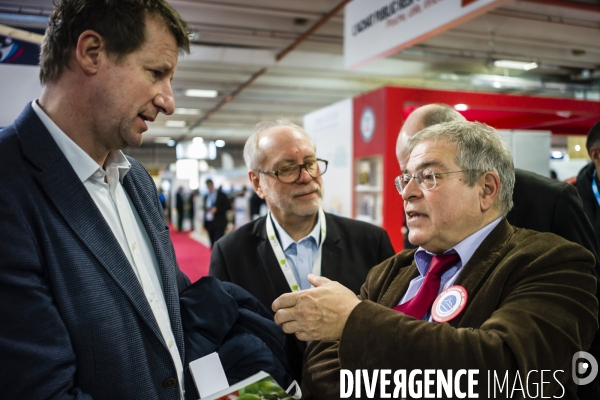 Yannick Jadot au salon des maires.