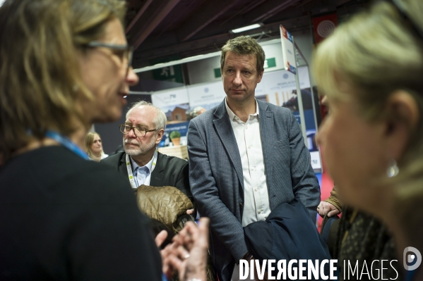 Yannick Jadot au salon des maires.