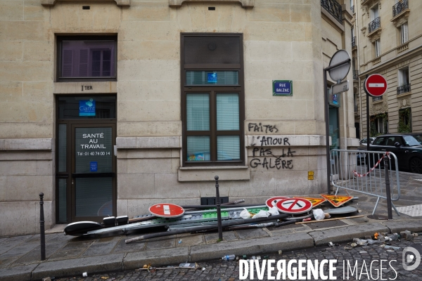 Dimanche d après Manifestation Gilets Jaunes 02/12/2018 Paris